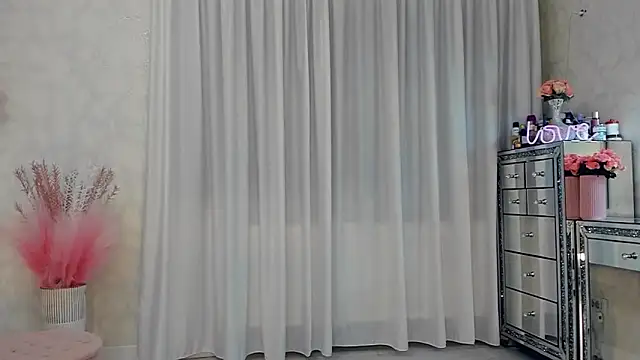 SeductiveButterfly online show from April 29, 9:21 pm