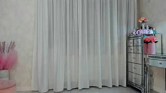 SeductiveButterfly online show from June 11, 9:56 pm