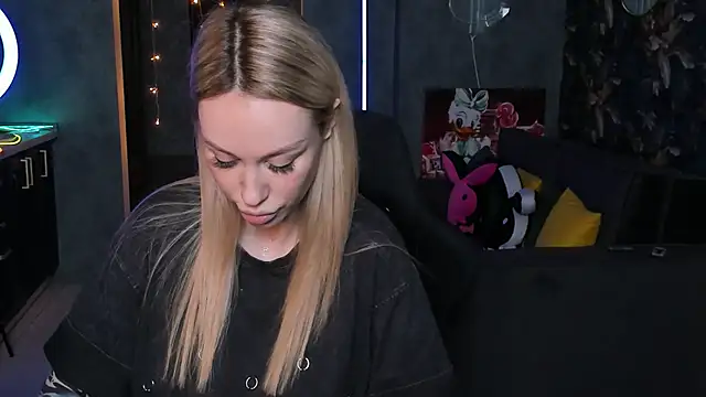 Blckmirrorr online show from November 15, 12:42 pm