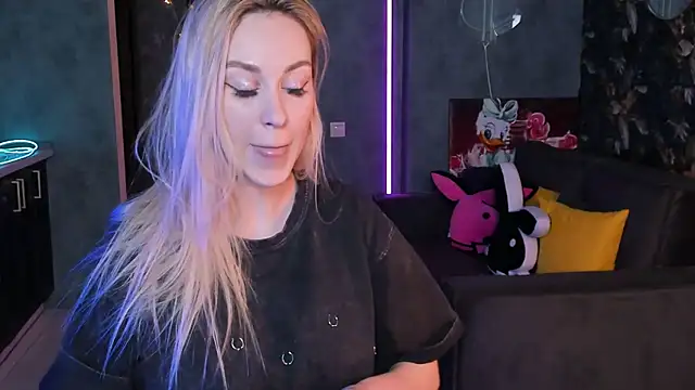 Blckmirrorr online show from February 2, 1:59 am