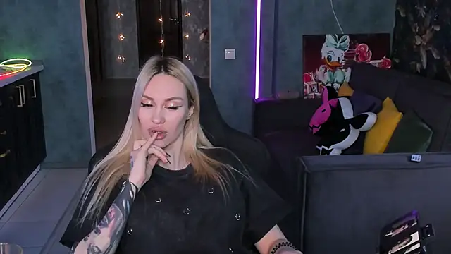 Blckmirrorr online show from February 12, 4:34 am