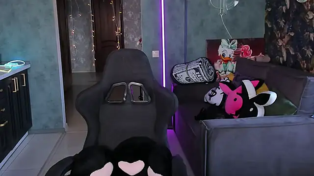 Blckmirrorr online show from April 18, 6:27 am