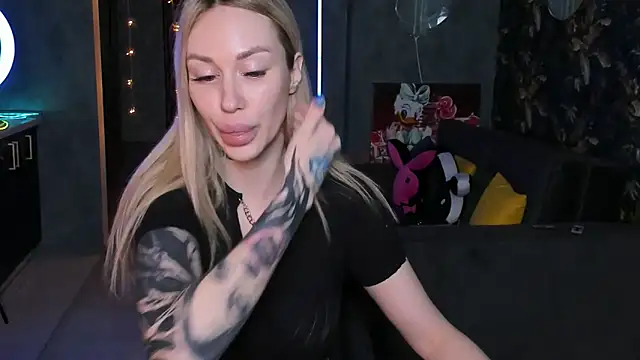 Blckmirrorr online show from November 16, 10:42 am