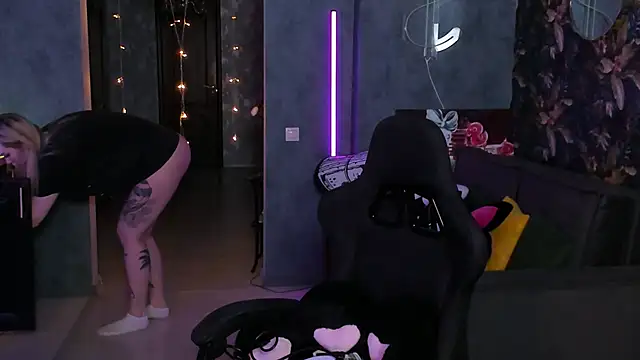 Blckmirrorr online show from March 22, 2:29 pm