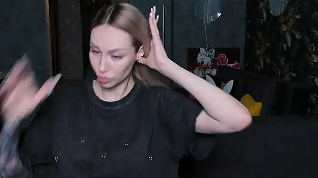 Blckmirrorr online show from December 13, 8:04 pm