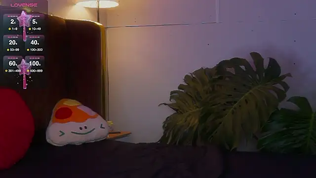 Snapshot of laybunny1 chatting on February 17, 5:54 pm laybunny1 online show from February 17, 5:54 pm