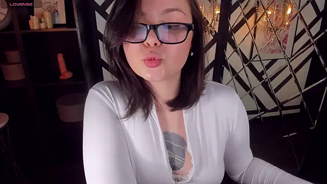 Mayayammy online show from February 10, 5:09 pm