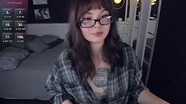 Mayayammy online show from October 24, 3:00 pm