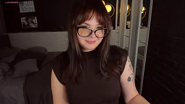 Mayayammy online show from October 15, 2:47 pm