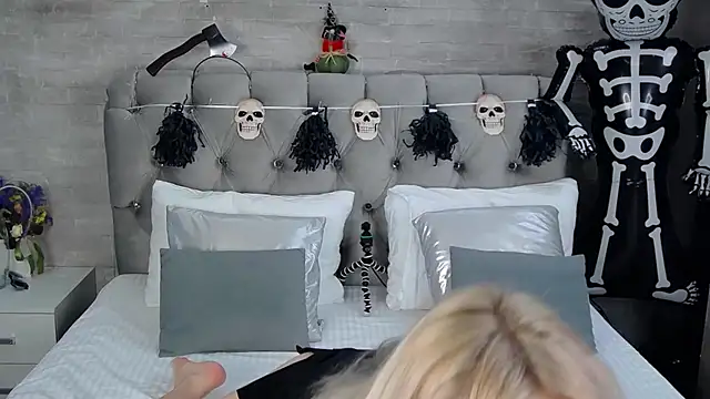 IsabellaDeRosa online show from October 29, 8:57 am