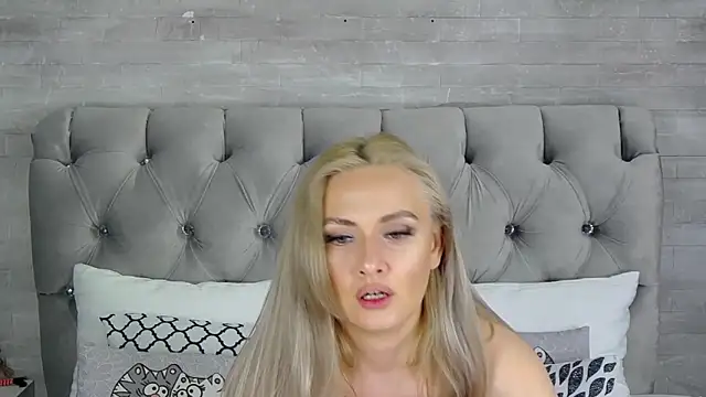 IsabellaDeRosa online show from March 7, 12:23 pm