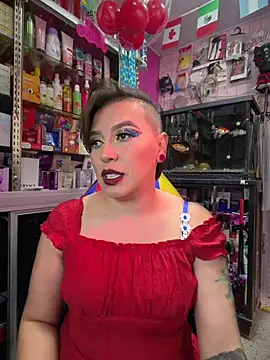 Snapshot of TamySweetness chatting on June 23, 3:32 pm TamySweetness online show from June 23, 3:32 pm