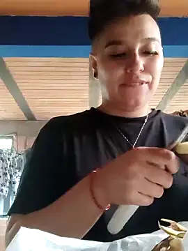 Snapshot of TamySweetness chatting on December 4, 12:26 pm TamySweetness online show from December 4, 12:26 pm