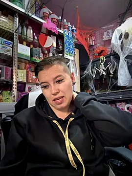 Snapshot of TamySweetness chatting on October 27, 8:21 pm TamySweetness online show from October 27, 8:21 pm