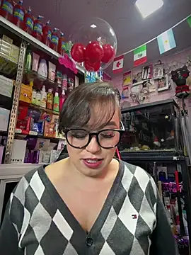 Snapshot of TamySweetness chatting on June 20, 1:38 pm TamySweetness online show from June 20, 1:38 pm