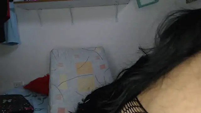 Snapshot of Lesliemilk5 chatting on February 2, 9:34 pm Lesliemilk5 online show from February 2, 9:34 pm