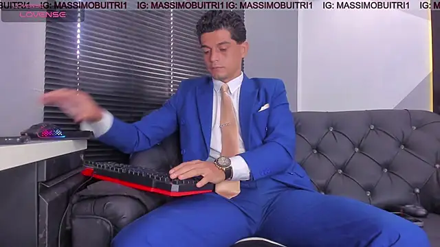 Snapshot of massimo_g chatting on July 6, 1:18 pm massimo g online show from July 6, 1:18 pm