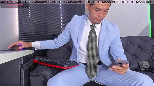 Snapshot of massimo_g chatting on July 10, 12:16 pm massimo g online show from July 10, 12:16 pm