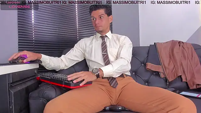 Snapshot of massimo_g chatting on July 15, 1:40 pm massimo g online show from July 15, 1:40 pm