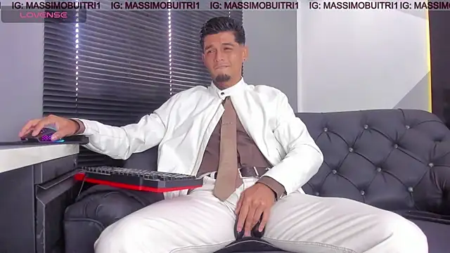 Snapshot of massimo_g chatting on June 11, 12:57 pm massimo g online show from June 11, 12:57 pm