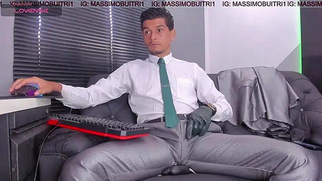 Snapshot of massimo_g chatting on July 17, 1:08 pm massimo g online show from July 17, 1:08 pm