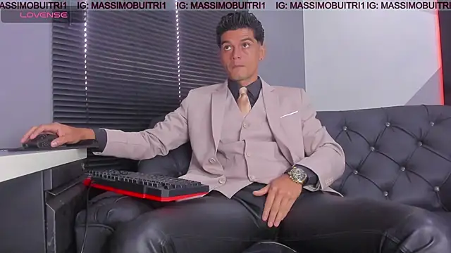 Snapshot of massimo_g chatting on June 19, 2:23 pm massimo g online show from June 19, 2:23 pm