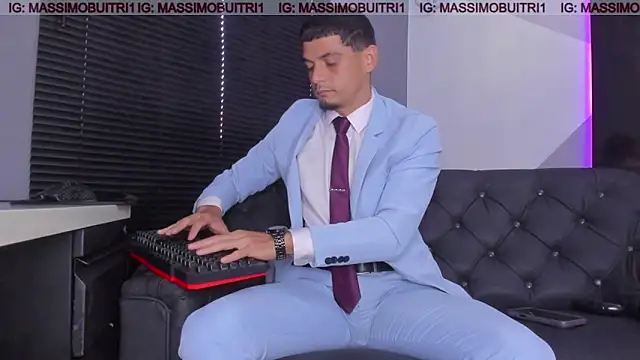 massimo g online show from December 19, 1:02 pm