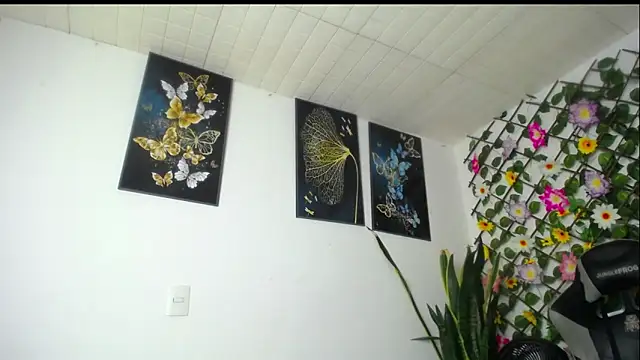 luzcastillo07 online show from October 21, 5:51 am