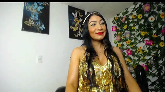 luzcastillo07 online show from March 7, 7:15 am