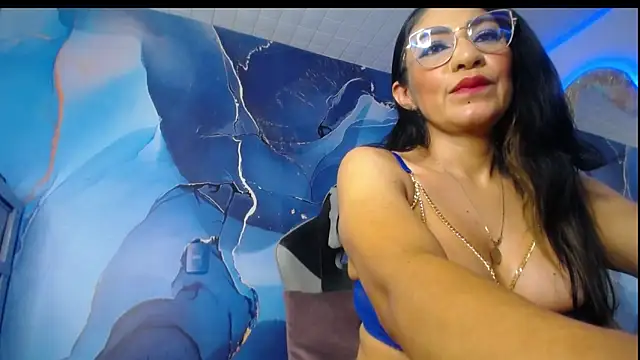 Snapshot of luzcastillo07 chatting on May 11, 5:42 am luzcastillo07 online show from May 11, 5:42 am