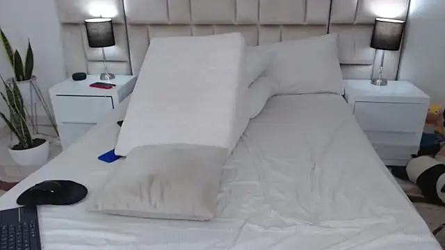 JesicaTaylorxx online show from September 20, 12:48 am