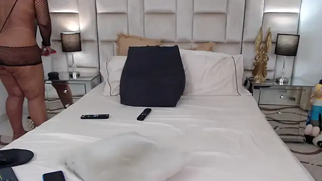 JesicaTaylorxx online show from March 11, 9:48 pm