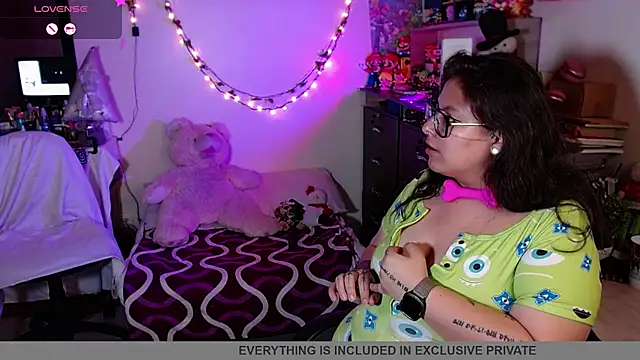 Snapshot of _lilith_heavy chatting on December 19, 9:55 am lilith heavy online show from December 19, 9:55 am