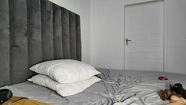 BedroomBullyX5 online show from May 22, 7:39 am