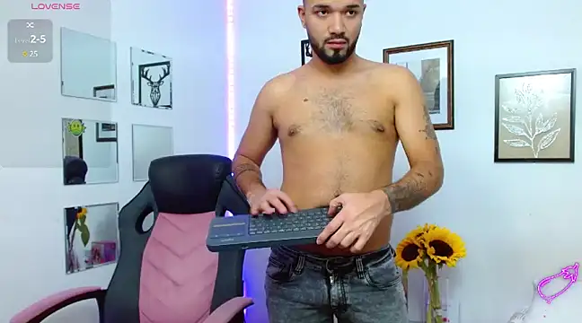 Snapshot of mathew_vidal1 chatting on February 26, 6:51 am mathew vidal1 online show from February 26, 6:51 am