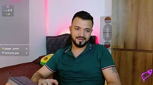 Snapshot of mathew_vidal1 chatting on December 3, 6:43 am mathew vidal1 online show from December 3, 6:43 am