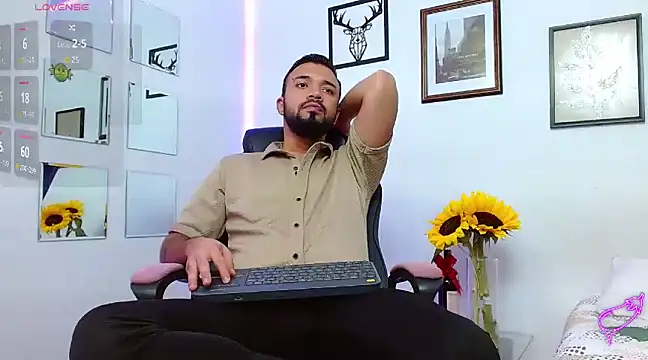 Snapshot of mathew_vidal1 chatting on February 22, 6:39 am mathew vidal1 online show from February 22, 6:39 am