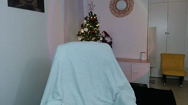 Crystal-dreamt online show from December 18, 9:47 am