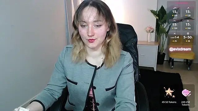 Snapshot of Crystal-dreamt chatting on May 2, 9:03 am Crystal-dreamt online show from May 2, 9:03 am