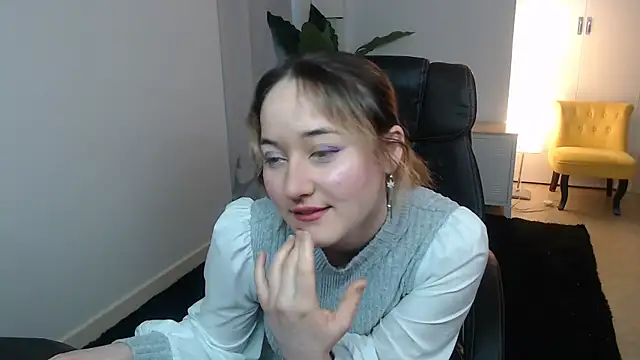 Crystal-dreamt online show from February 13, 10:26 am