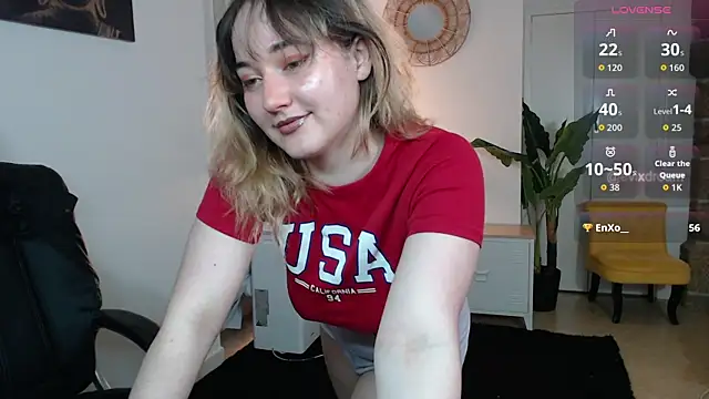 Crystal-dreamt online show from July 4, 8:42 am