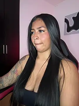 Snapshot of meganjames1 chatting on May 11, 11:57 pm meganjames1 online show from May 11, 11:57 pm