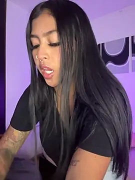 Snapshot of meganjames1 chatting on October 23, 11:25 pm meganjames1 online show from October 23, 11:25 pm