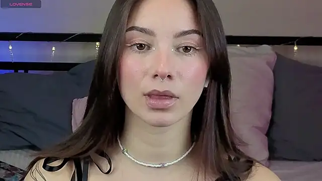 sinthiaroze online show from November 17, 7:18 pm