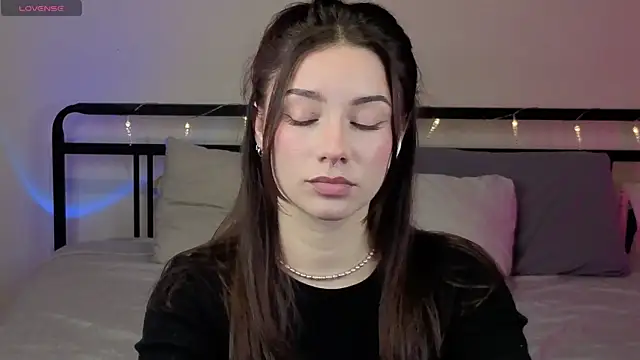 sinthiaroze online show from October 27, 7:26 pm