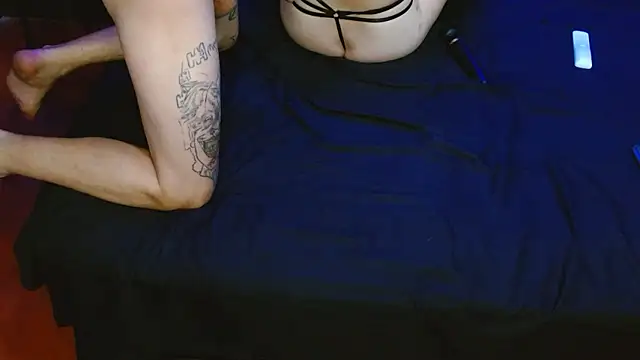 ASTRIDBULM online show from January 7, 8:25 pm