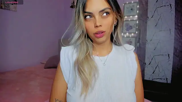 Snapshot of Gabby_prieto chatting on June 18, 4:22 am Gabby prieto online show from June 18, 4:22 am