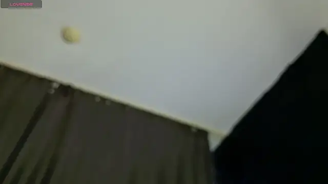 Snapshot of moniqque chatting on February 25, 4:14 am moniqque online show from February 25, 4:14 am