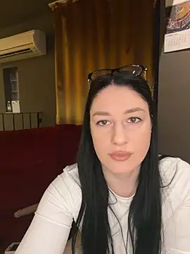 moniqque online show from December 2, 5:42 am