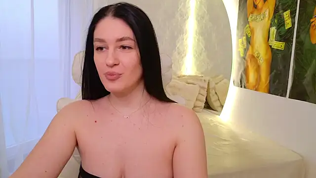 moniqque online show from January 18, 1:14 pm